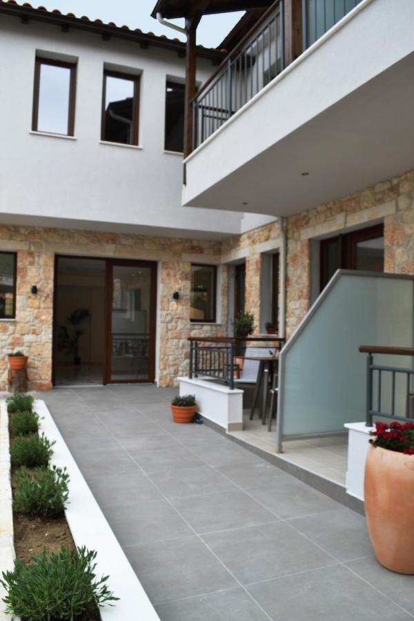 Iades Suites Afytos Zewnętrze zdjęcie