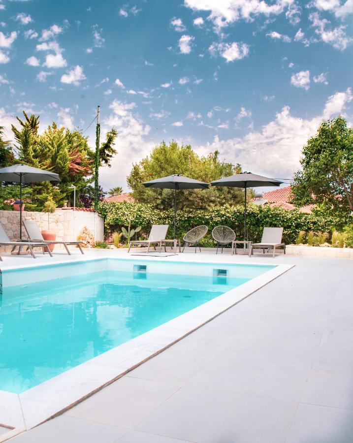 Iades Suites Afytos Zewnętrze zdjęcie
